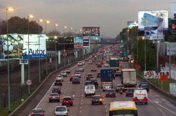 Francisco Nosiglia quiere que Lugones y Cantilo pasen a llamarse Illia