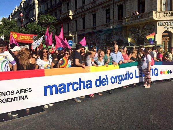 Miles de personas participaron de la Marcha del Orgullo LGBT - Nueva Ciudad