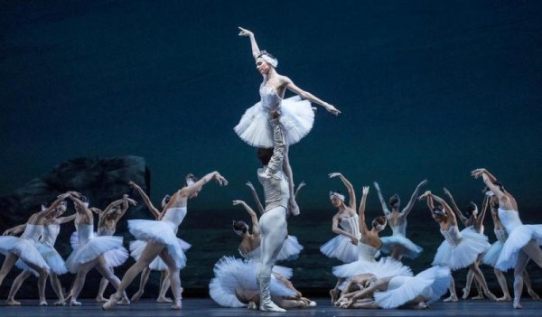 El ballet estable del Colón se presenta gratis en el Parque Centenario ...