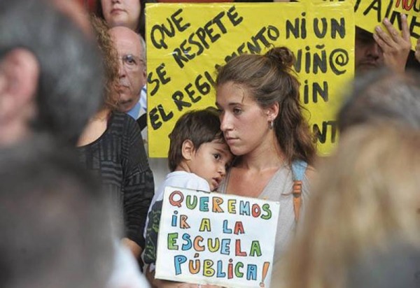 Se agrava la falta de escuelas públicas en la Ciudad: 15 mil chicos no ...