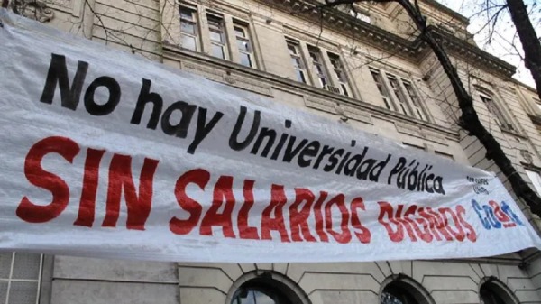 Docentes universitarios van a paro por 48 horas ante la falta de ...