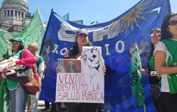 Gran marcha federal en defensa de la Salud Pública contra el recorte ...