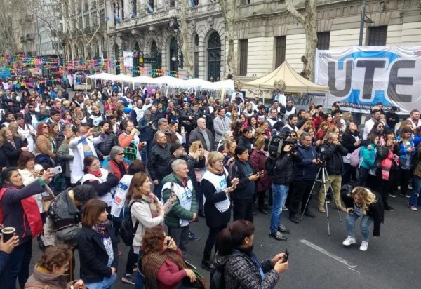 En el Día del Maestro, marcha docente a Plaza de Mayo y denuncias de ...