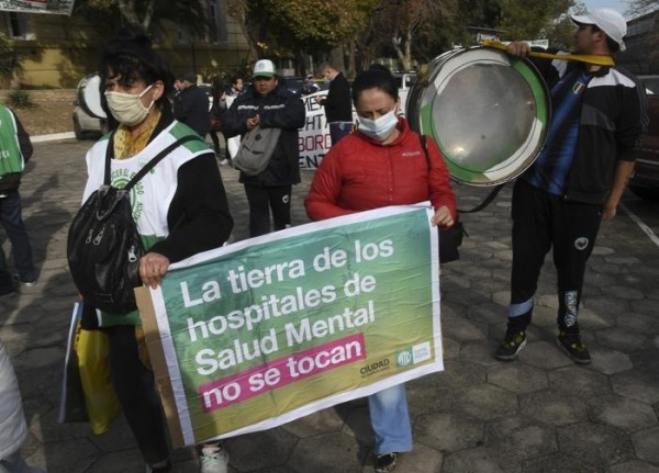 Trabajadores de la salud se movilizan contra la gestión de Larreta ...